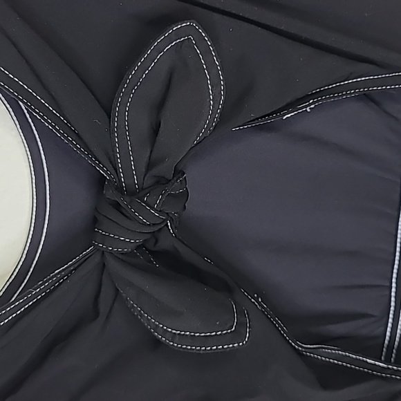 BCBG Dress Size Small Black White Embellished Cut Out Back Cute Travel Casual - Picture 7 of 9